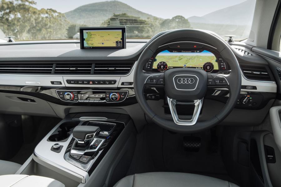 Торпедо Audi Q7 TDI Quattro (4M) 2015 года  (AU) (фото 9 из 24)